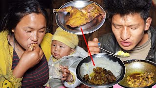 Download lagu Jina cooks local chicken curry for family || Jonson loves chicken