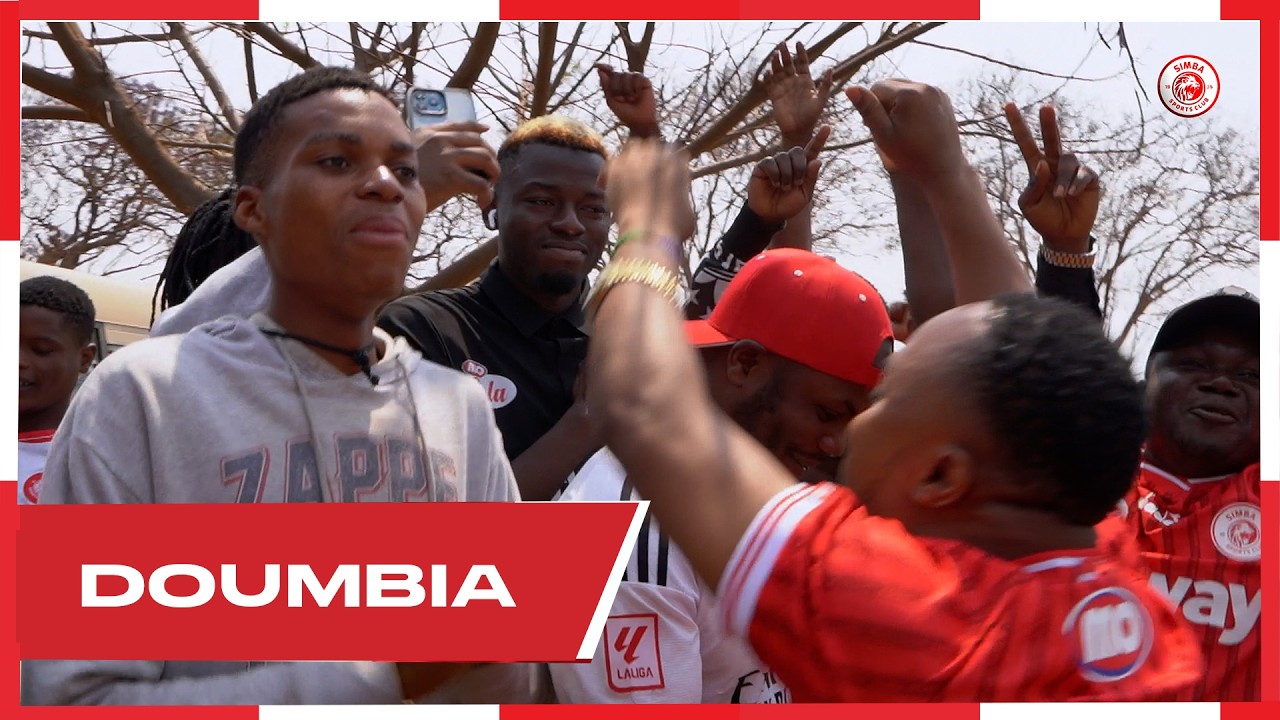 MALAWI NI SHANGWE TU IBRAHIM DOUMBIA APOKELEWA KWA SHANGWE/AIMBWA KAMA MFALME WA NYIKA