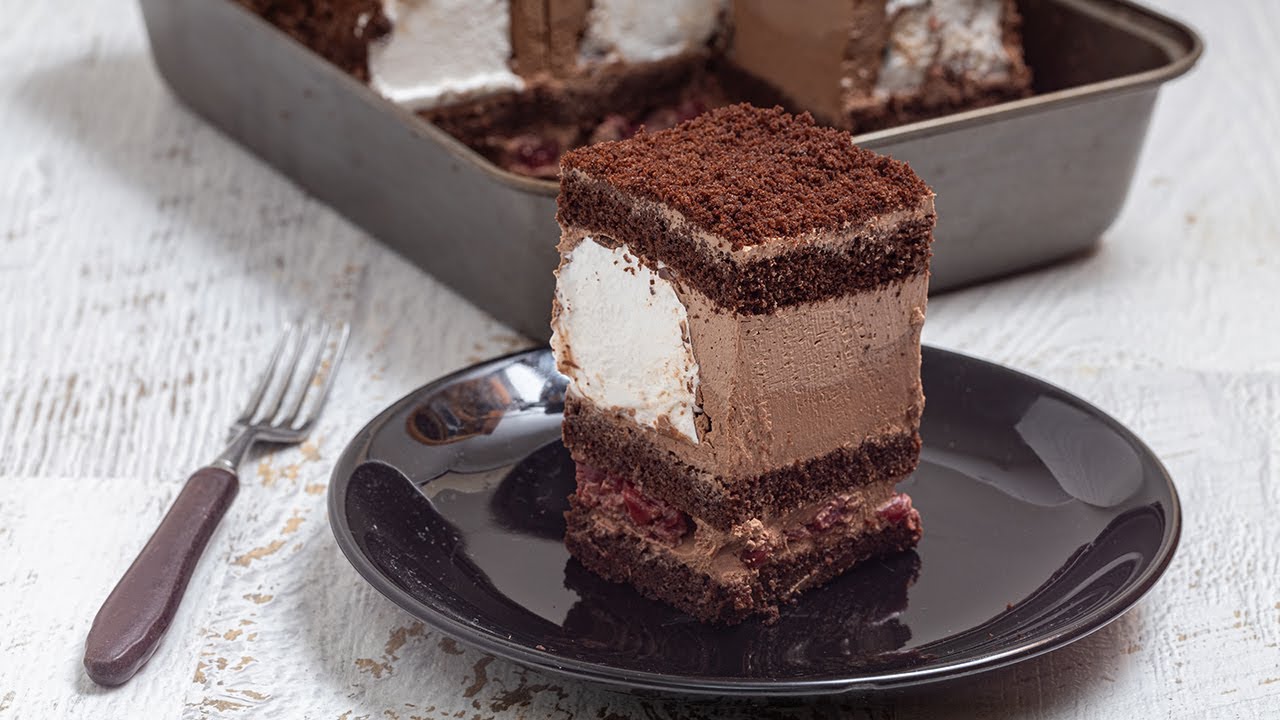 Kolač sa višnjama i čokoladnim poljupcima - Cherries and Chocolate Kisses Cake Recipe-Bebina kuhinja