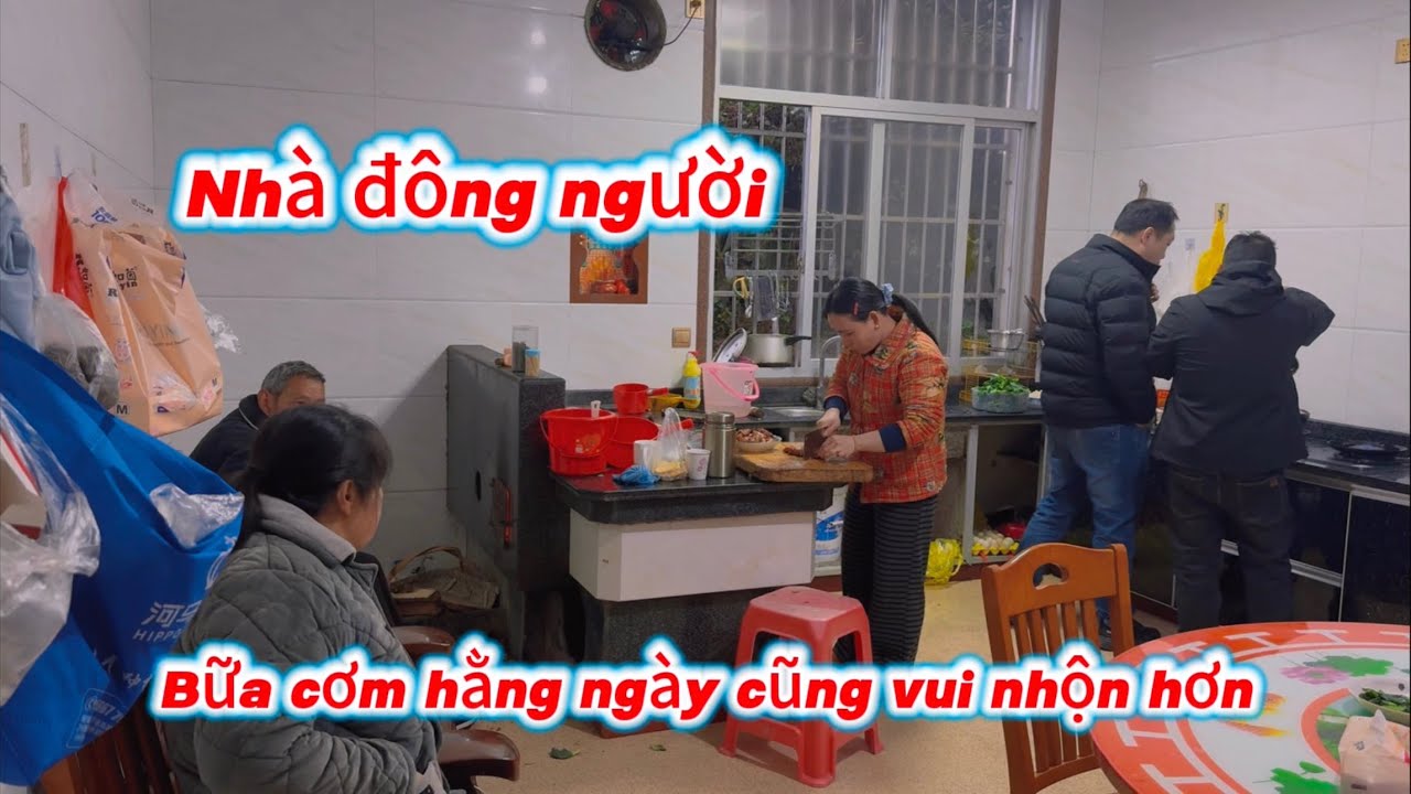 Nhà Đông Người Nên Bữa Cơm Hằng Ngày Cũng Vui Nhộn 