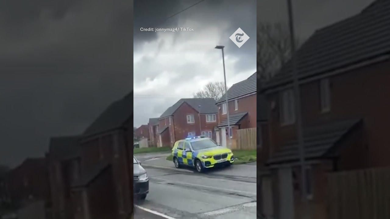  Kid Steals Police Car After Officer Jumps Out To Pursue Suspect