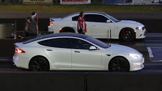 Tesla Plaid Vs Hellcat Charger - Drag Race