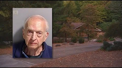 Police: 82-year-old Fulton man stabbed wife before...