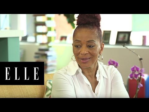 Video: Terry McMillan bacısı kimdir?