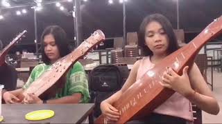 CEWEK-CEWEK DAYAK JAGO MAIN SAPE'😍😍 #florentinidelly #ayuanprawid #sapekgirs #sapek