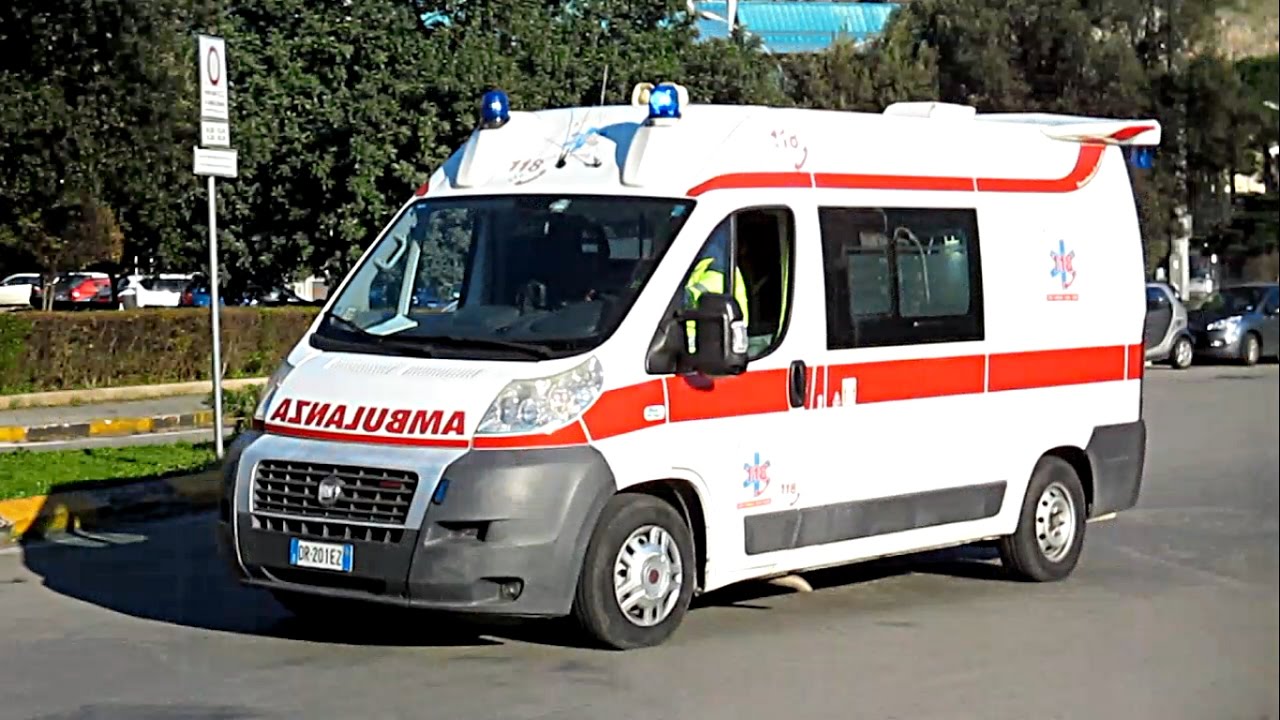 [HD - Sirena Ambulanza] Ambulanza SEUS 118 in Sirena! / Ambulance ...