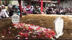 Unik ceramah dari dalam kubur oleh gus jamil (sesi 2) "Wasiat terakhir Rasulullah"  - Durasi: 1:33:25. 