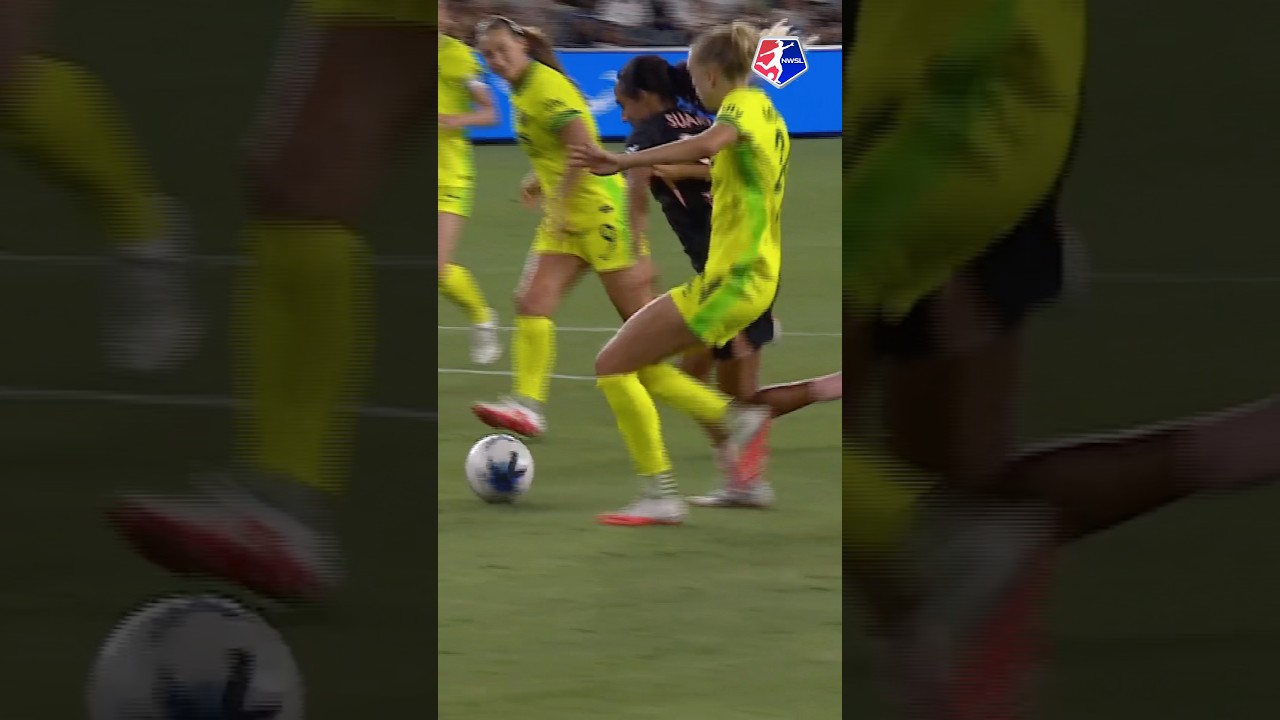 Now THAT’S the Spirit 😤 #nwsl #soccer #tackle # #football