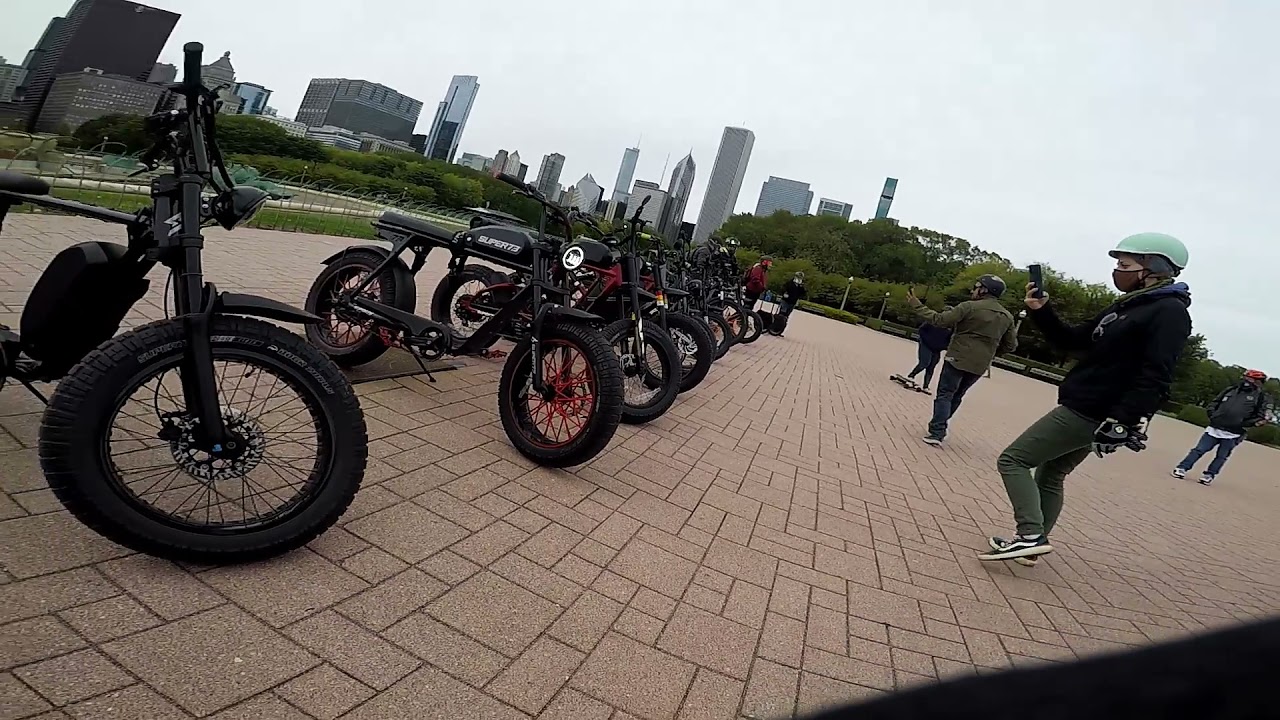 Downtown Chicago E-Bike Group Ride But We Get Lost!