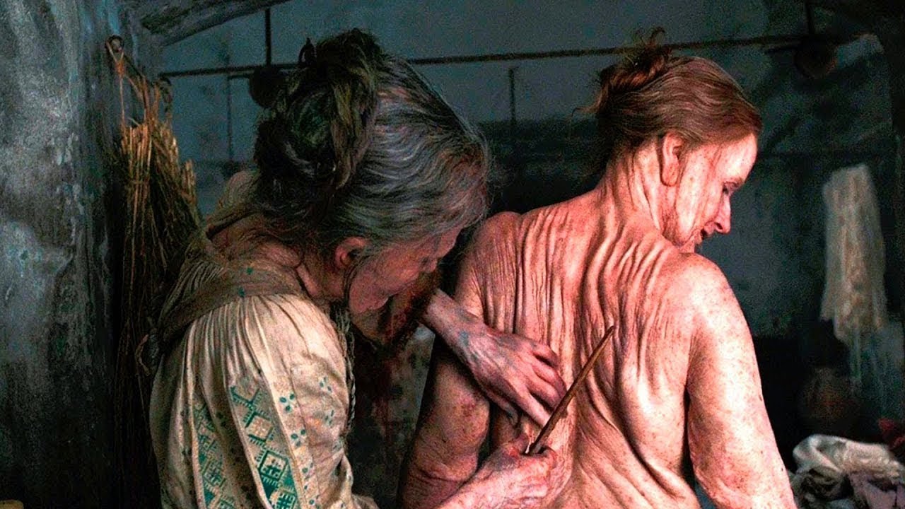 60-letnia KOBIETA ZAKLEIŁA ZMARSZCZKI i udawała MŁODĄ DZIEWCZYNĘ, żeby POŚLUBIĆ KRÓLA