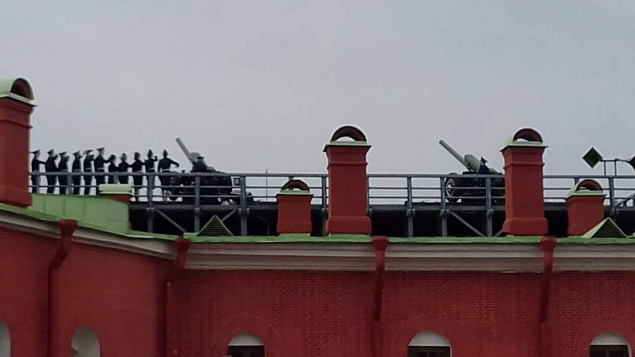 Пушки Петропавловской крепости. Выстрел из пушки на Петропавловской крепости. Петропавловская крепость с пушками. Выстрел в Петропавловской крепости где. Во сколько стреляют в петропавловской. Пушки Петропавловской крепости. Выстрел из пушки на Петропавловской крепости. Петропавловская крепость с пушками. Выстрел в Петропавловской крепости где.