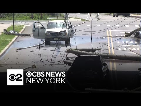 Hundreds lose power after train hits overhead wires in New Jersey