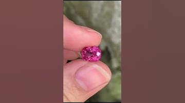 Spinel Lục Yên. Yên Bái. Nhỏ mà cực đẹp ạ