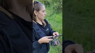 Sie Kann Es Nicht Glauben Ihr Erster Hecht Und Das Noch Live