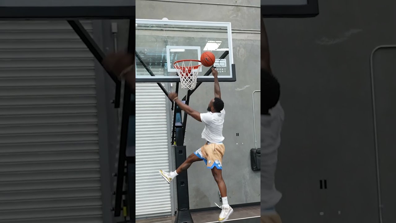 Swagg DUNKS On FlightReacts 
