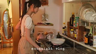 видео: Обеденный стол корейца, который живет один после работы | Рис в горшочке с баклажанами. тунец кимбап картинка: Обеденный стол корейца, который живет один после работы | Рис в горшочке с баклажанами. тунец кимбап