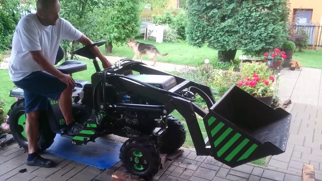 Mini 070 s čelným nakladačom