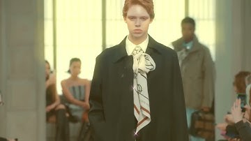 Mirror mirror on the wall do you see me standing tall: New song clip 1 feat. #louisvuitton #viral