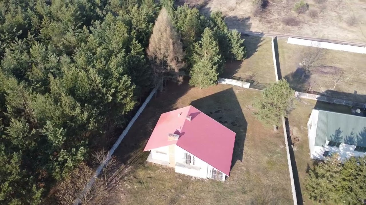 Dom przy lesie, Niwy (gm. Daleszyce)