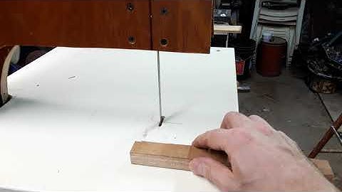 From Trash to Tools! Scotch Yoke Hacksaw Blade "Bandsaw" (test run)