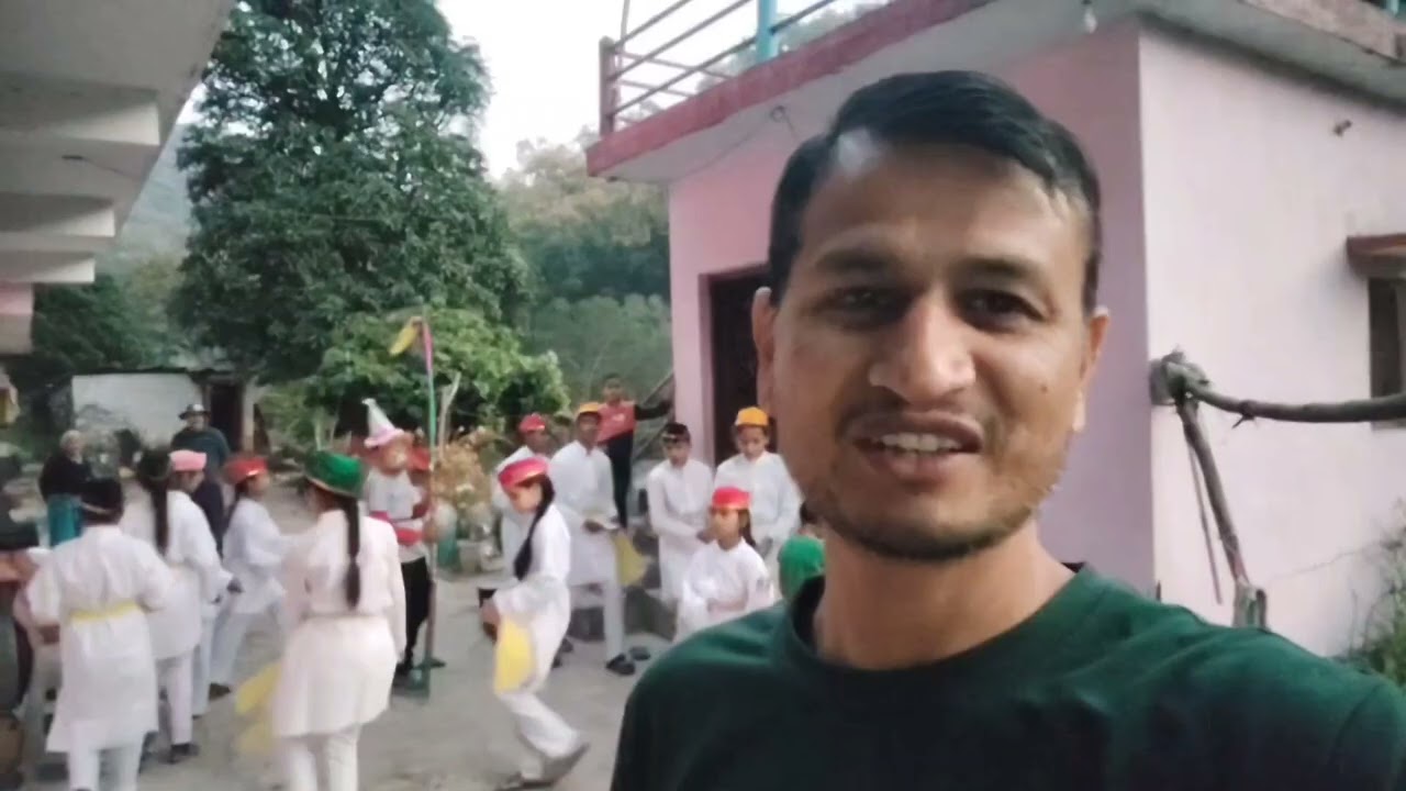 हुलियार टोली छोटे छोटे प्यारे बच्चे।   जय श्री राम 