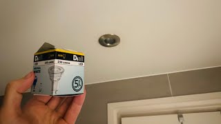 Guide to replacing a ceiling spot light bulb - LED bulb