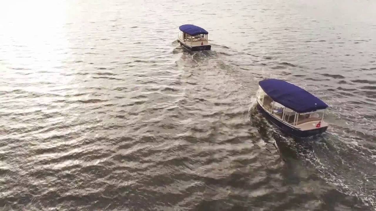 Cruise Melbourne with Melbourne Boat Hire