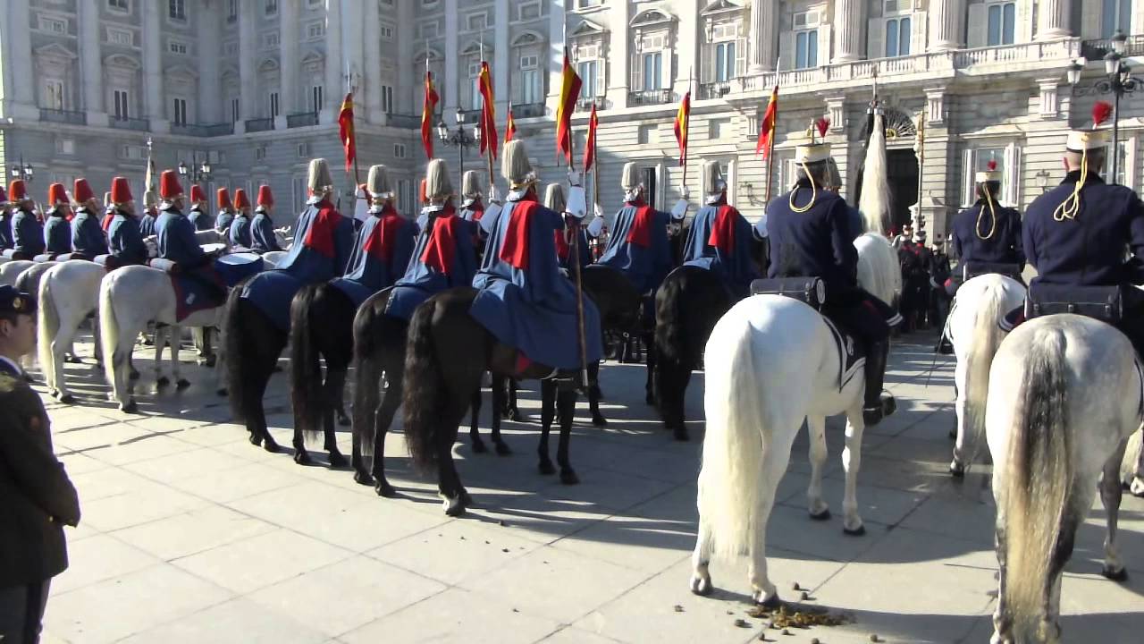 HIMNO DE ESPAÑA interpretado por la Guardia Real