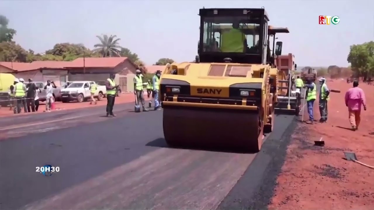 Travaux de construction de la route Boké - Québo