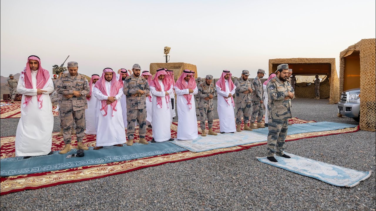 نائب أمير نجران ينقل تحيات القيادة لرجال حرس الحدود ويشاركهم طعام الإفطار