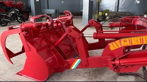 Telescopic loader mounted on tractor