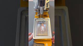The photo may only be glanced at for 3s , but when made into magnets, you can see it every day.