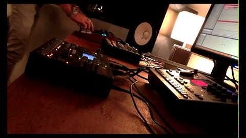 Stephane Lefrancois & David Jorre - Pebbles (Elektron Octatrack, A4, DSI Tempest)