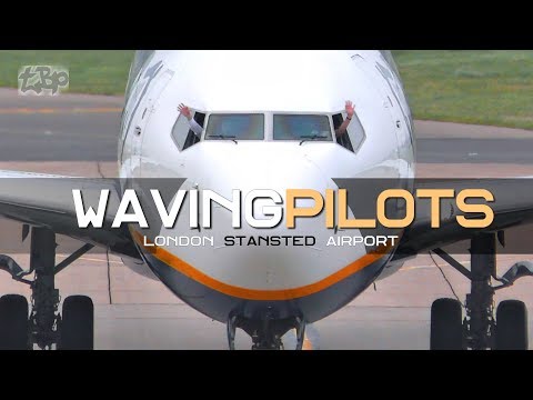 Waving Pilots London Stansted Airport Ryanair Jet2 TUI Aurigny Pilots #Waving to Camera #aviation