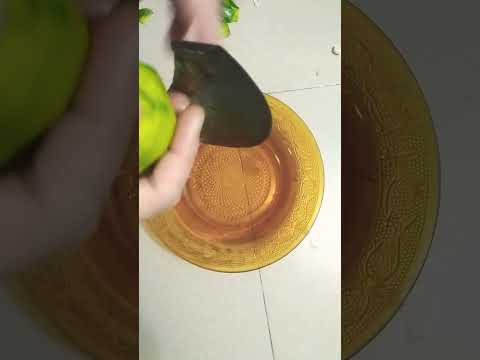 Amra fruit cutting