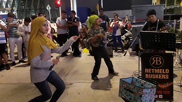 Sir gobang gosir by lara lisa & kak long shima feat retmelo buskers