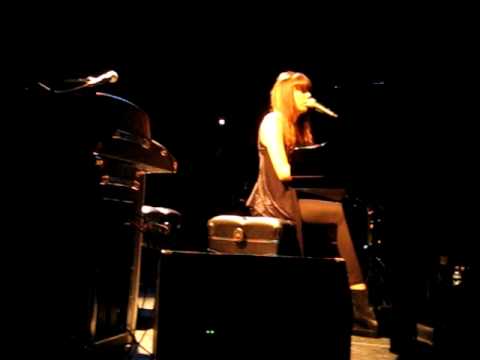 Diane Birch Performing Neil Young's "Birds" and "M...