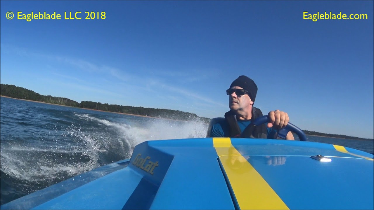 Safe boats How to turn a boat high speed turns YouTube