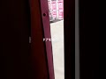 ドアを開けてはいけない