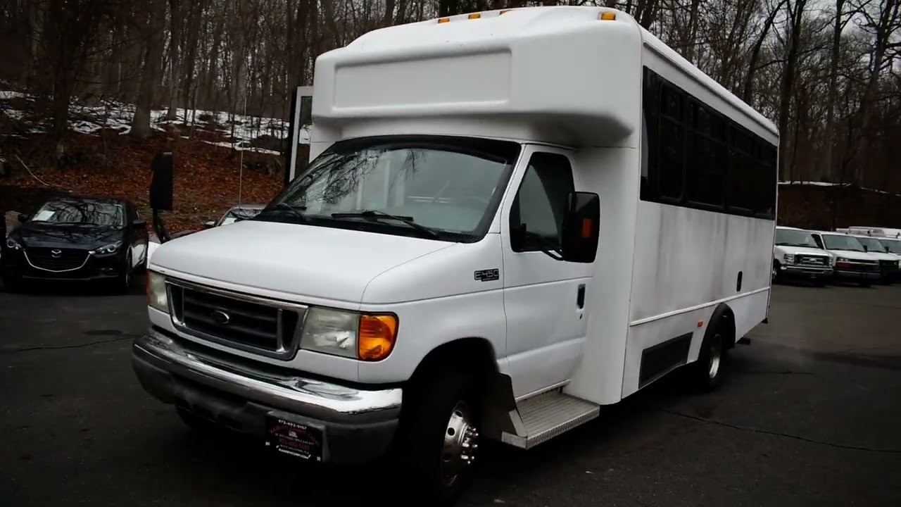2005 FORD ECONOLINE SUPER DUTY VAN in West Milford, NJ 07480