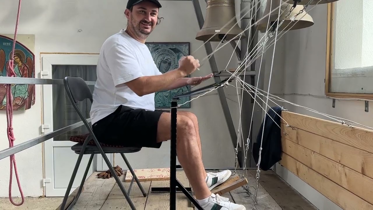 Dangătul de clopote la Mânăstire Sihla, de liturghie, întâmpinare și utrenie, August 2023