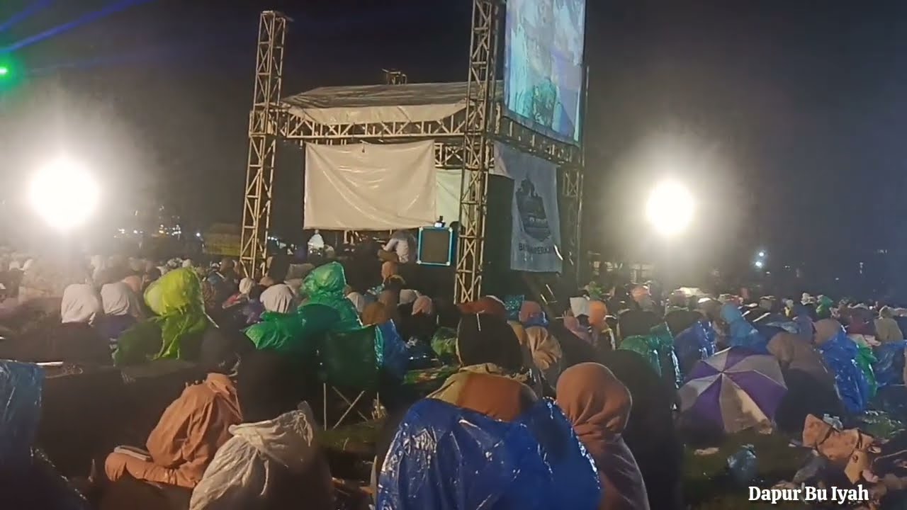 LONTONG TAHU OPO LONTONG SATE MJLS RIYADLUL JANNAH BERTEMPAT LAPANGAN NGRAMPAL BLIMBING MALANG 