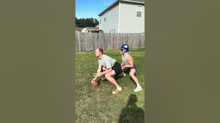 Catch The Ball. 🏈 #football #sports #funny #skit #comedyskit