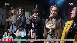 Ratna Antika yeyen Vivia Ambilkan Gelas Arrama