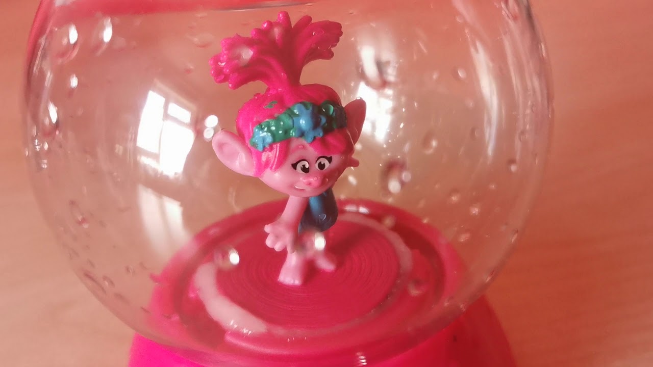 Trolls World Tour Sparkly Dome Surprise 2020