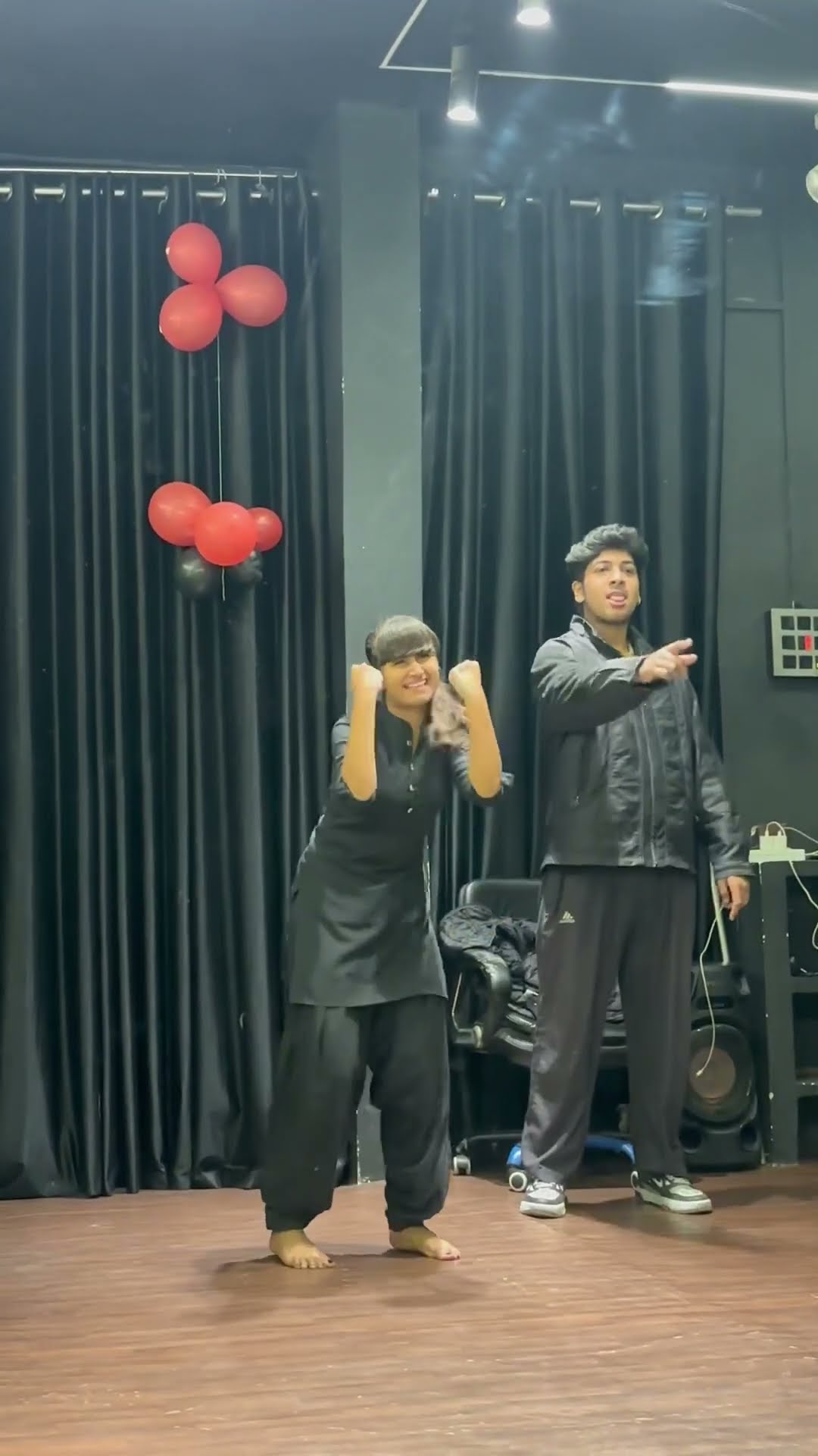 Tunak tunak ??#viralgirl #viraldance #comment #like #subscribe