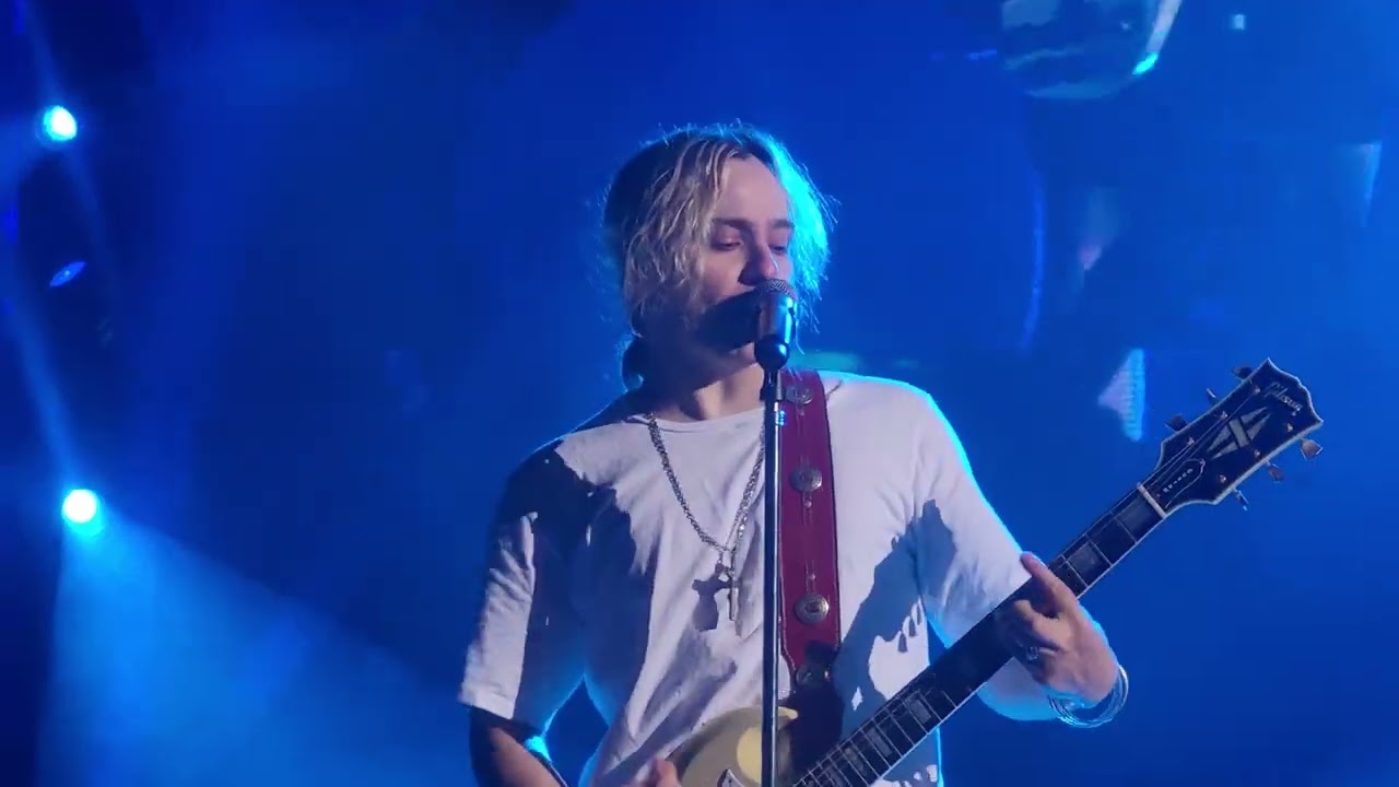 Noches de Abril - Airbag (En Vivo Luna Park 26/06/22)