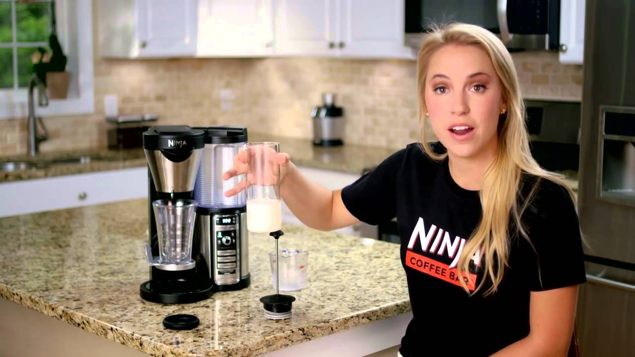 Using the Ninja Easy Frother™ 