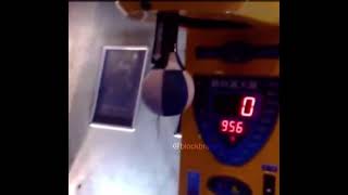 Boxautomat-Kampf Gegen Azet