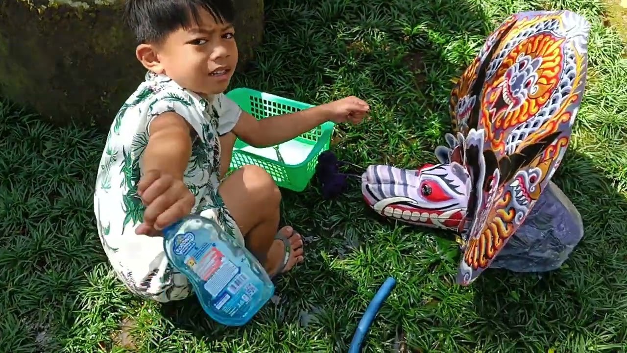 Mandikan Barongan devil Penuh Lumpur